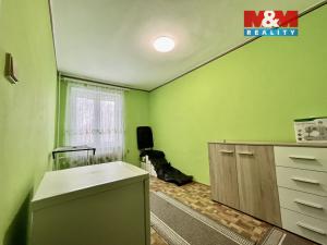 Prodej bytu 3+1, Uhlířské Janovice, 1. máje, 70 m2