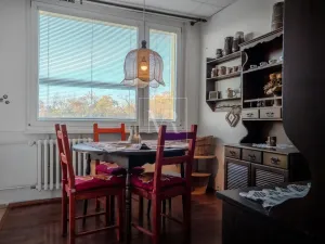 Prodej bytu 3+1, Praha - Kobylisy, Luhovská, 74 m2