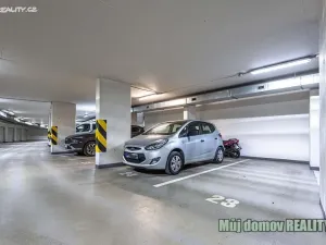 Pronájem garážového stání, Praha - Stodůlky, Švejcarovo náměstí, 11 m2