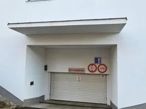 Pronájem garážového stání, Praha - Stodůlky, Švejcarovo náměstí, 11 m2