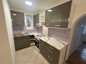 Pronájem bytu 3+1, Praha - Strašnice, Věšínova, 65 m2
