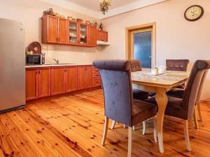 Prodej činžovního domu, Sadská, Husova, 306 m2