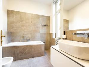 Pronájem bytu 3+1, Praha - Nové Město, Bolzanova, 93 m2