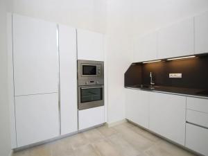 Pronájem bytu 2+1, Praha - Nové Město, Bolzanova, 92 m2