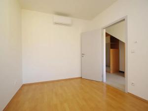 Pronájem kanceláře, Praha - Smíchov, Štefánikova, 63 m2