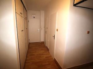 Pronájem bytu 3+1, Praha - Podolí, Gončarenkova, 82 m2