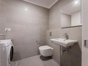 Pronájem bytu 2+kk, Praha - Smíchov, Holečkova, 88 m2