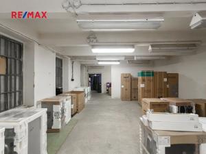 Pronájem obchodního prostoru, Praha - Strašnice, Starostrašnická, 501 m2