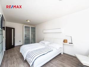 Prodej bytu 2+1, Praha - Černý Most, náměstí Plukovníka Vlčka, 83 m2