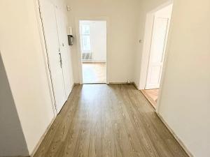 Pronájem bytu 3+1, Praha - Strašnice, Nad vodovodem, 105 m2