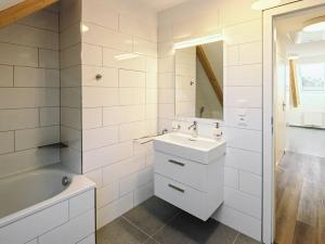 Pronájem bytu 3+kk, Dolní Břežany, 5. Května, 111 m2