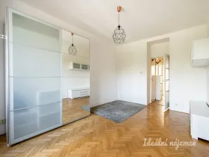 Pronájem bytu 1+1, Praha - Vinohrady, Ondříčkova, 33 m2