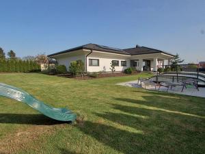 Pronájem rodinného domu, Sulice, Osiková, 260 m2