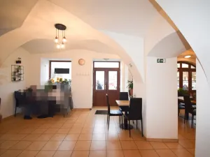 Pronájem restaurace, Dobřany, Náměstí T. G. M., 120 m2