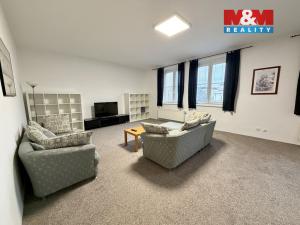 Pronájem bytu 3+1, Pardubice - Zelené Předměstí, Smetanovo náměstí, 140 m2