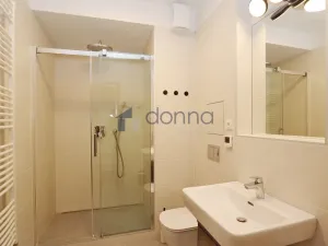 Pronájem bytu 1+kk, Praha, U Sluncové, 38 m2