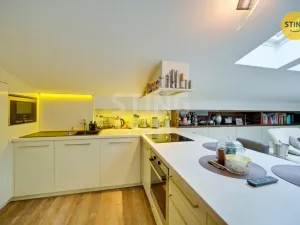 Prodej obchodního prostoru, Kroměříž, 1. máje, 102 m2