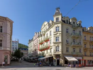 Pronájem bytu 4+kk, Karlovy Vary, Zeyerova, 124 m2
