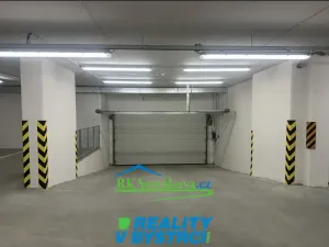 Pronájem garážového stání, Brno, Chvalovka, 14 m2