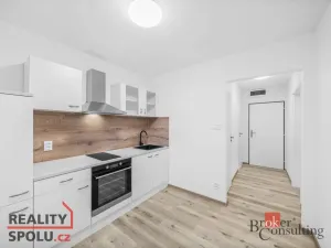 Pronájem bytu 1+1, Praha, Paprsková, 36 m2