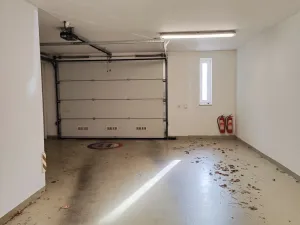 Pronájem garážového stání, České Budějovice - České Budějovice 3, B. Smetany, 18 m2