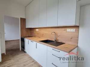 Pronájem bytu 2+1, Krnov - Pod Cvilínem, SPC H, 50 m2