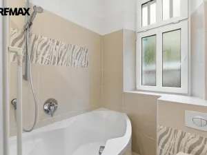 Prodej bytu 4+1, Karlovy Vary, Ondříčkova, 87 m2