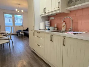 Pronájem bytu 2+kk, Praha, Tvrdonická, 48 m2