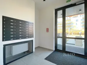 Pronájem bytu 2+kk, Praha, Armády, 53 m2