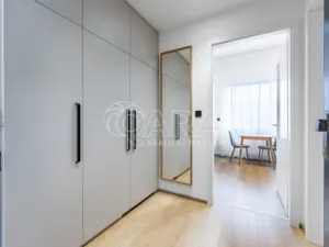 Pronájem bytu 1+kk, Praha, Pobřežní, 35 m2