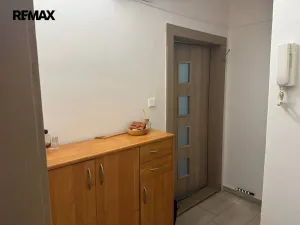 Pronájem bytu 3+kk, Karlovy Vary - Dvory, Chebská, 60 m2