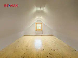 Prodej rodinného domu, Planá, 300 m2