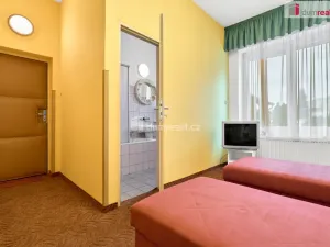 Prodej rodinného domu, Karlovy Vary - Stará Role, Dlouhá, 397 m2