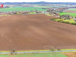 Prodej pole, Jičín, 6403 m2