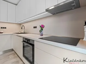 Pronájem bytu 1+kk, Zlín - Malenovice, Pod Hradem I, 32 m2