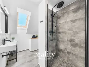 Prodej apartmánu, Perná, 205 m2