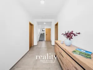 Prodej vícegeneračního domu, Perná, 205 m2