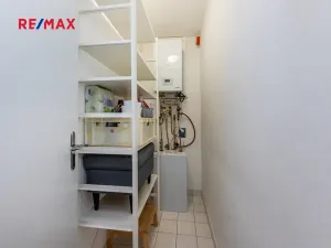 Pronájem bytu 1+kk, Praha - Suchdol, Internacionální, 41 m2