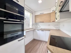 Pronájem bytu 2+kk, Praha - Kobylisy, Jelínkova, 50 m2