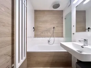 Pronájem bytu 2+kk, Praha - Kobylisy, Jelínkova, 50 m2