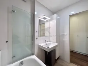 Pronájem bytu 2+kk, Praha - Kobylisy, Jelínkova, 50 m2