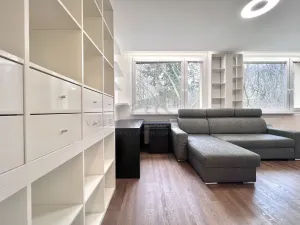 Pronájem bytu 2+kk, Praha - Kobylisy, Jelínkova, 50 m2