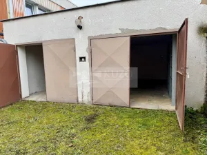Pronájem garáže, Mladá Boleslav, 35 m2