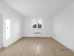 Prodej bytu 2+kk, Černožice, Revoluční, 50 m2