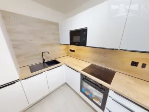 Pronájem bytu 2+1, Praha, Vrútecká, 53 m2