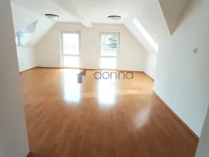 Pronájem rodinného domu, Praha, K vinicím, 251 m2