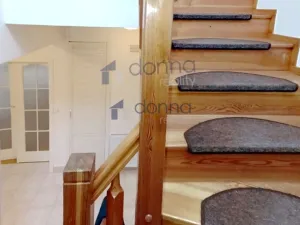 Pronájem rodinného domu, Praha, K vinicím, 251 m2