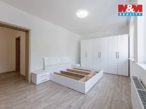 Prodej bytu 3+kk, Cheb, Břehnická, 90 m2