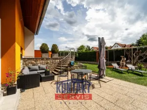 Pronájem rodinného domu, Dubné, 261 m2