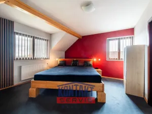 Pronájem rodinného domu, Dubné, 261 m2